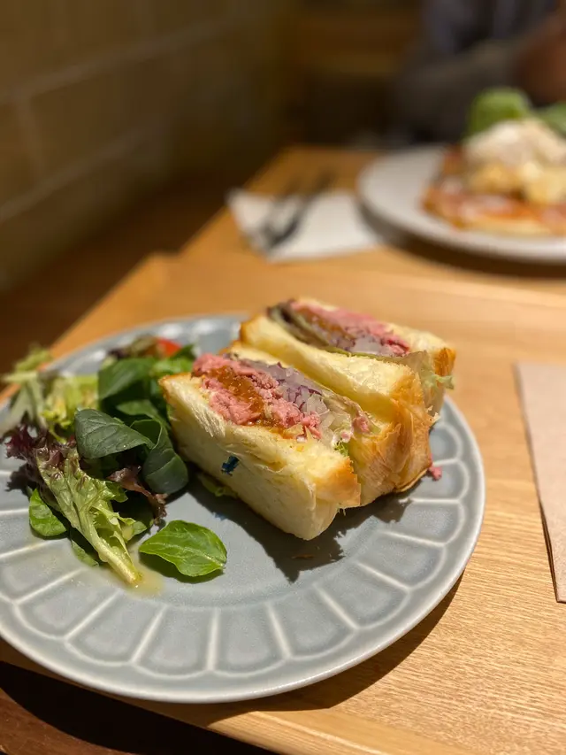 Roast  beef  sandwich