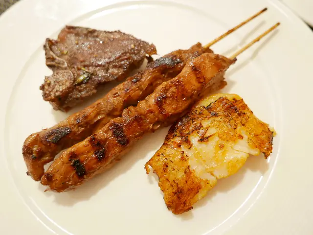 魚柳、雞肉串燒