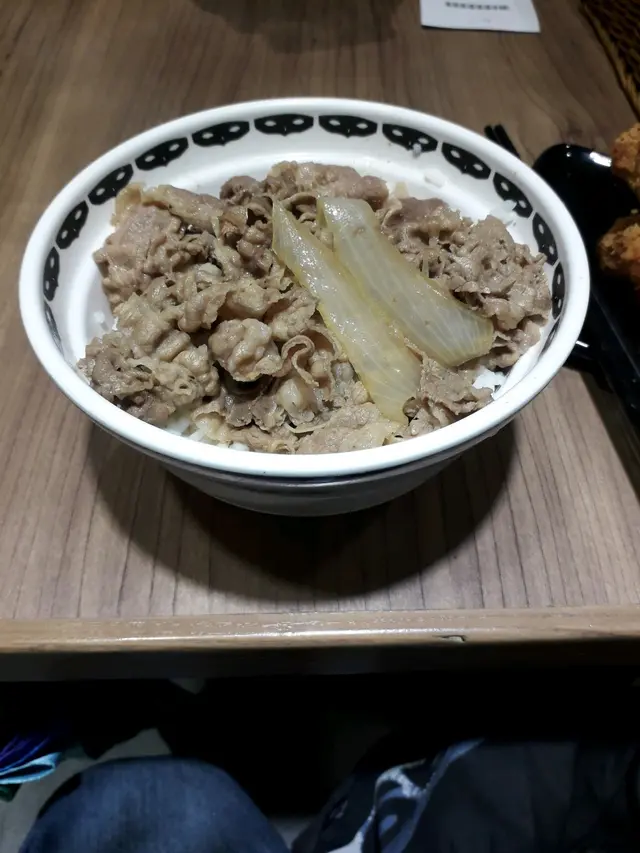 牛肉份量多口感又軟,可惜醬汁不多