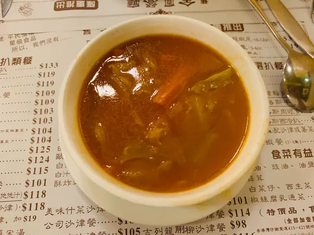 湯底濃郁,足料