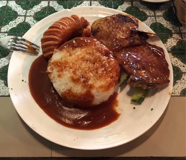 豬扒拼司華力腸飯