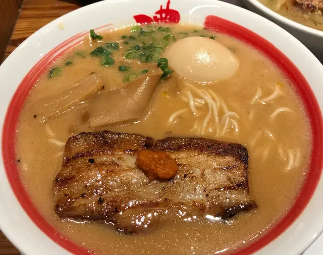 炙燒豚肉味玉拉麵