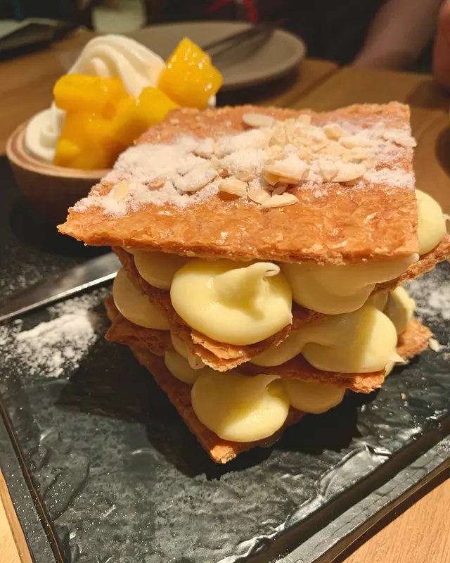 椰子雪芭清甜，芒果肉粒夠甜，拿破崙皮香脆，吉士醬夠creamy  