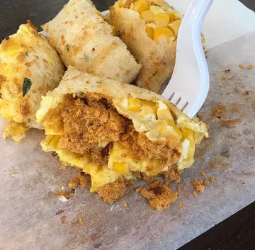 肉松粟米蛋饼