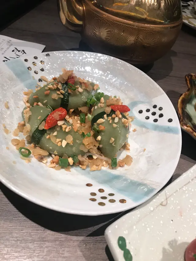 終於有一様難吃的點心，又唔甜又唔鹹，味道好怪，難食到不得了👎👎👎