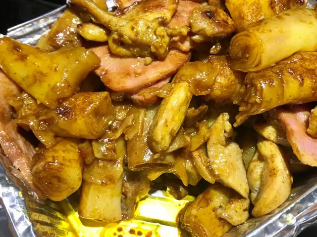 雞絲煙鴨胸咖哩汁炒腸粉