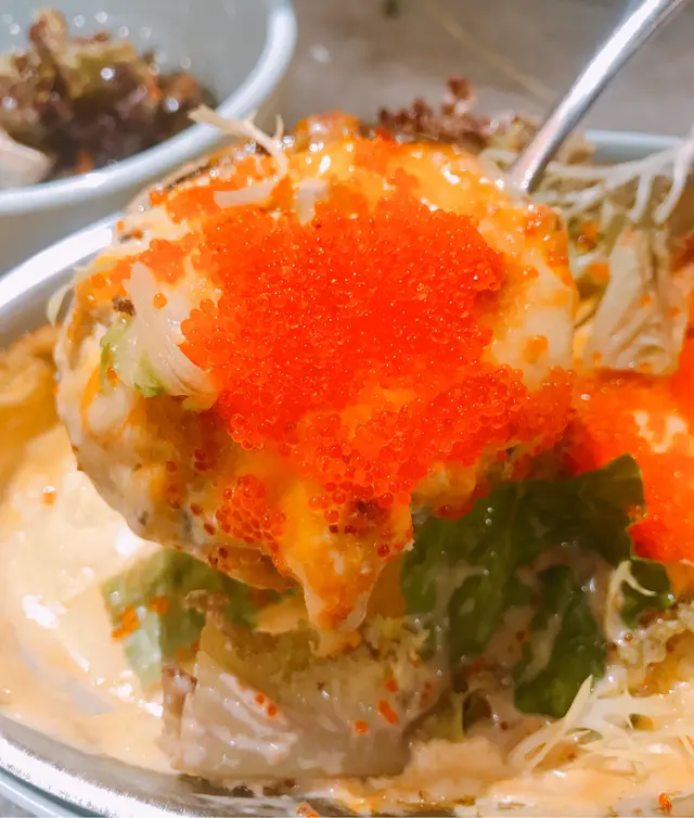 飛魚子忌廉蟹肉焗大啡菇