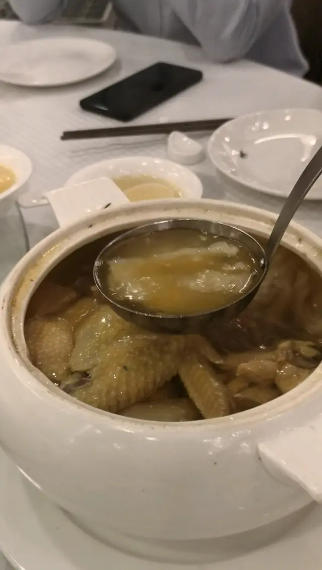 花膠螺頭雞燉湯