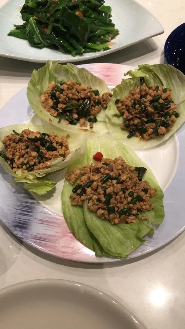 雞肉生菜包