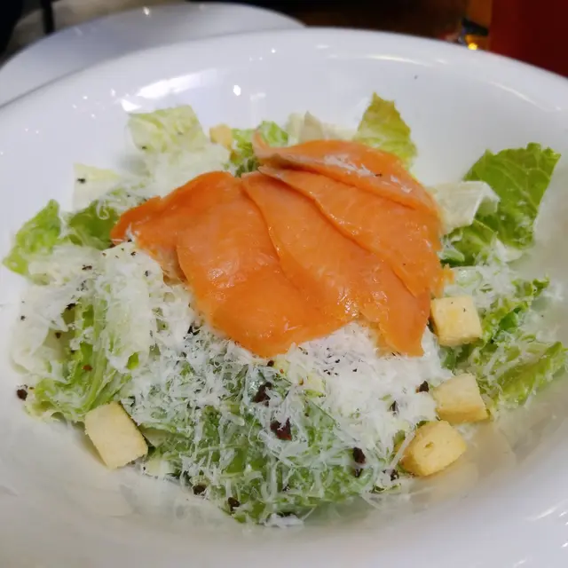 煙三文魚凱撒沙律