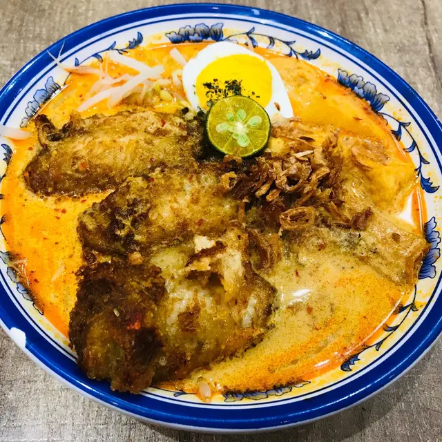 香茅雞翼滲滲叻沙