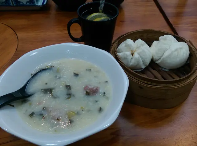 菜乾排骨粥 +點心1款+飲品1杯