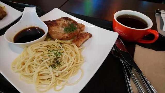 煎焗豬扒意粉配燒汁+熱羅漢果