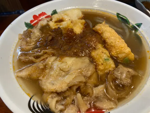 鮑汁炆花膠、手打墨魚餅及鮮蝦卷蕃薯粉