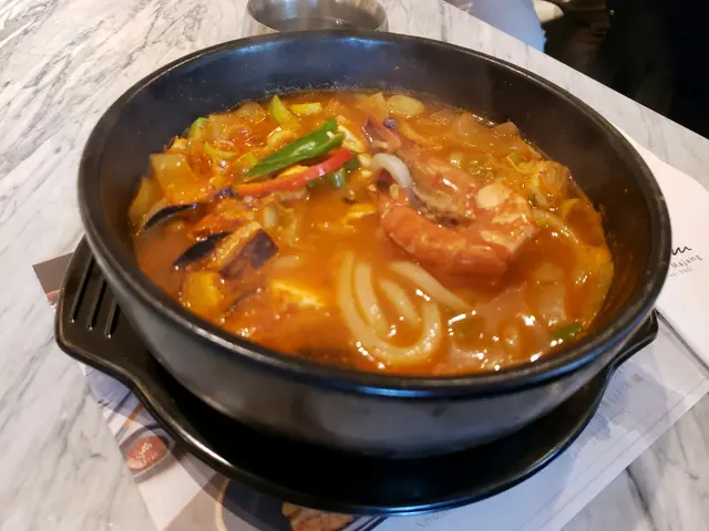 香辣海鮮豆腐湯麵