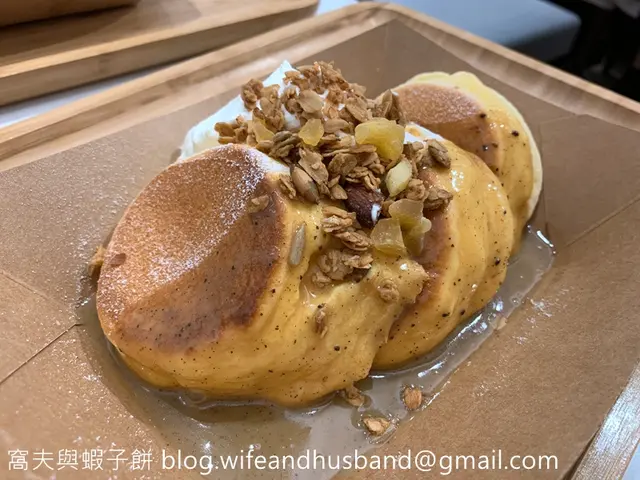 奶茶班戟配自家製穀麥