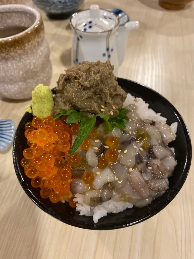 蟹膏，飛魚子，芥末八爪魚