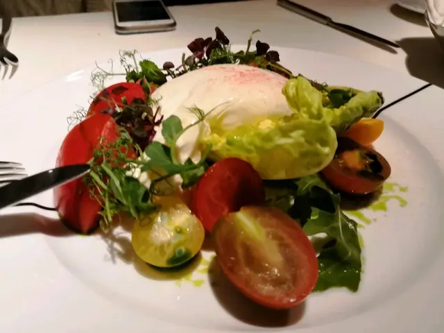 水牛城芝士配蕃茄