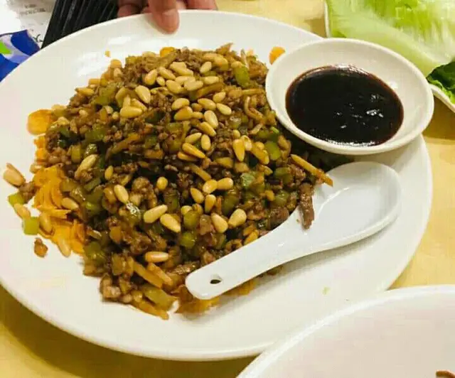 XO醬鴿崧生菜包