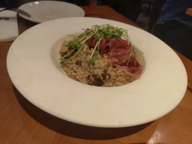 巴馬火腿牛肝菌意大利飯