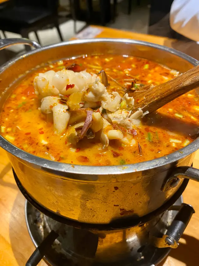 冬蔭原隻大蝦海鮮湯