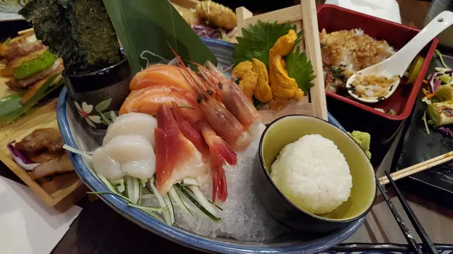 刺身拼盤