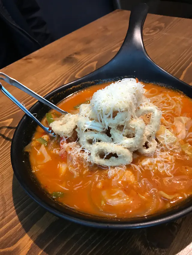 Spicy  squid  noodle 