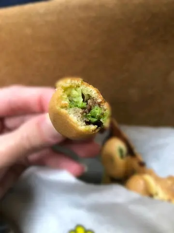 牛油果朱古力鸡蛋仔