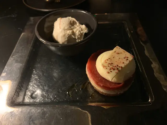 士多啤梨cheesecake配雪糕