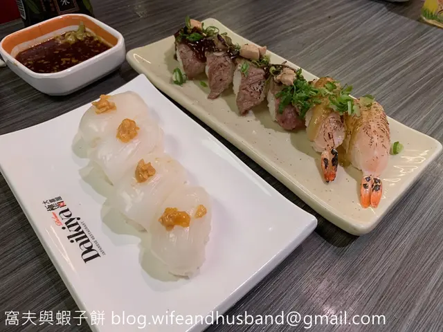 海膽魷魚壽司、岩鹽鵝肝牛肉壽司和松葉蟹膏燒赤蝦壽司