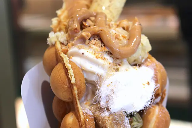 雞蛋仔、雲呢嗱軟雪糕、花生醬、煉奶、馬仔、開心果糖、花生糖、龍鬚糖、蛋卷、花生酥、雞蛋餅、花生碎