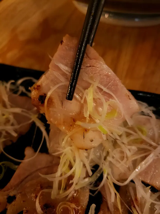 麵豉香葱黑豚腩肉