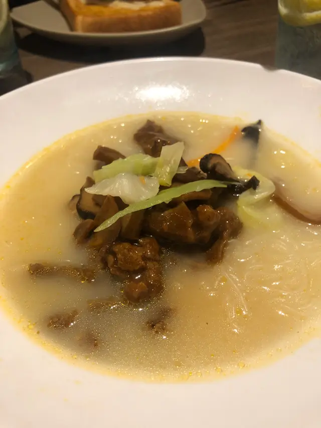 野菌沙嗲牛肉麵轉米粉