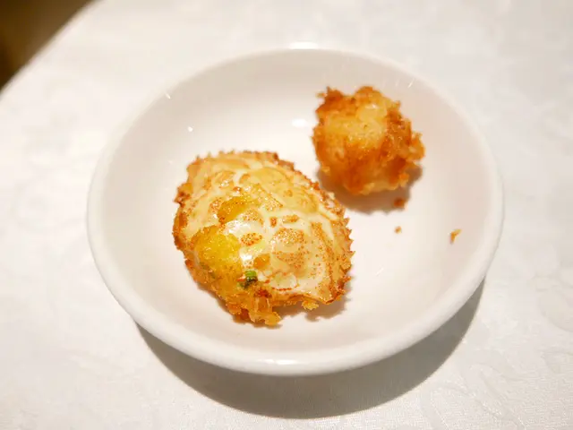 迷你軟殼蟹、芝士百花球