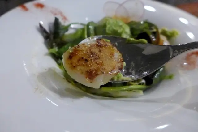 香煎日本帶子配牛油果沙律、熱情果汁