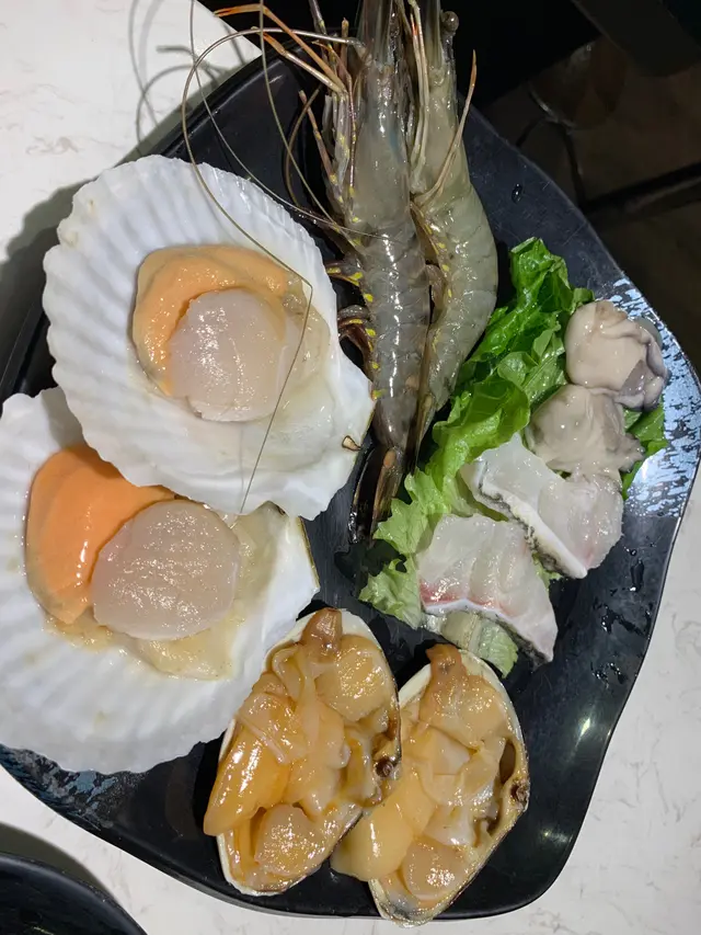 虎蝦、龍躉片、蠔、刀貝蚌、扇貝