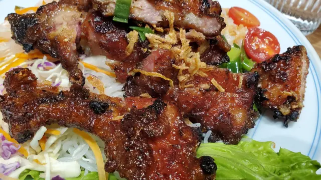 馬來蜜汁炭燒厚切豬扒撈檬