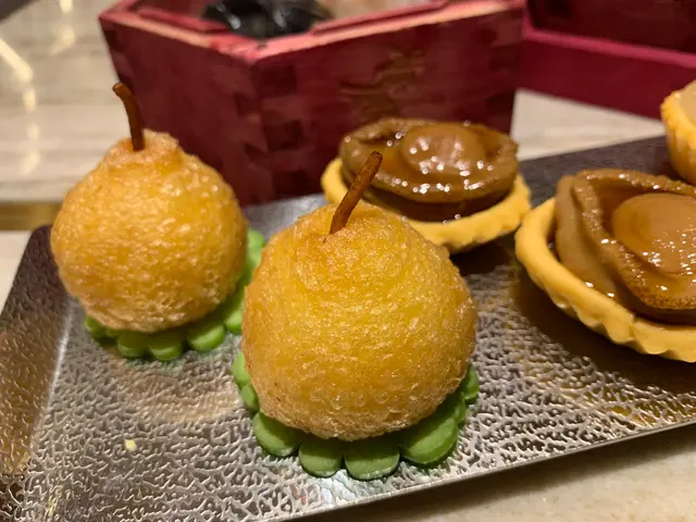 黃金啤梨鹹水角