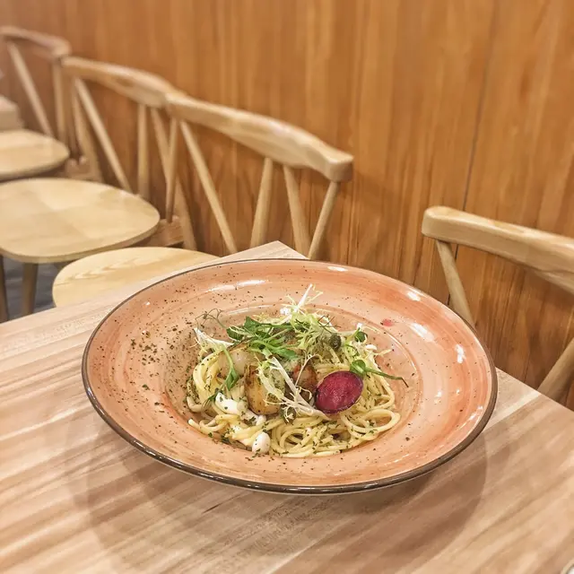 香煎日本帶子蒜香炒意粉