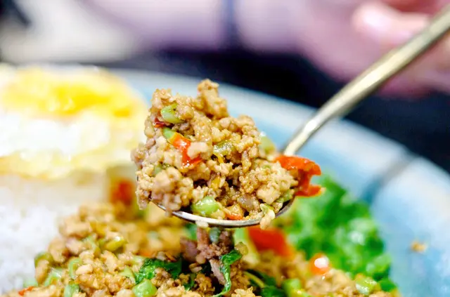 香葉肉碎雞蛋飯