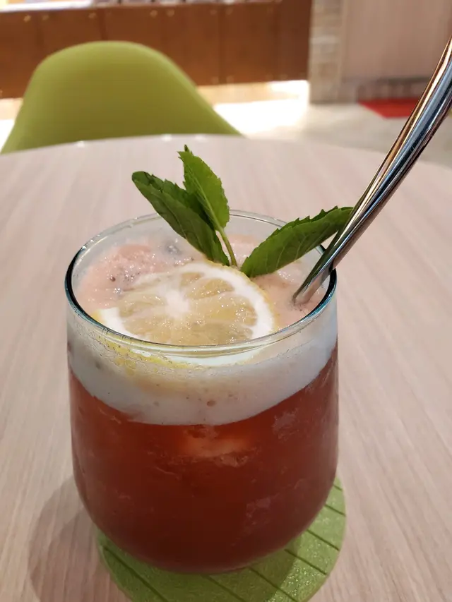草莓冰红茶