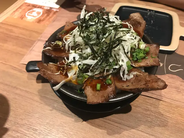燒牛舌丼