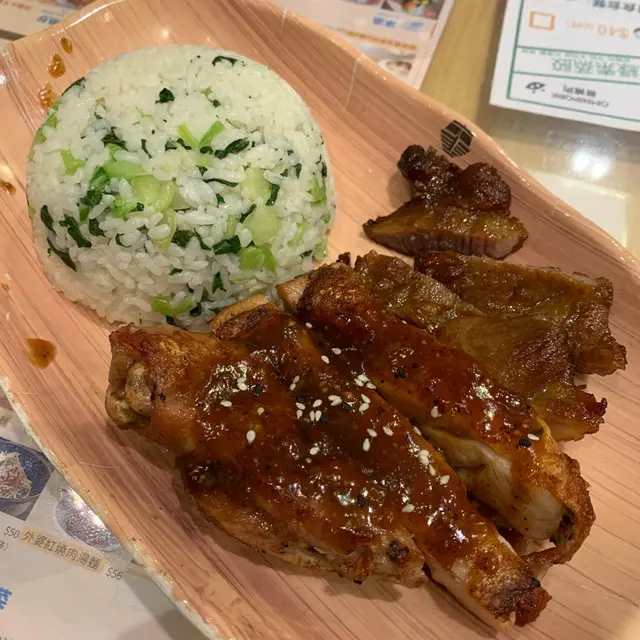 秘製厚切豬扒拼蜜椒雞扒菜飯