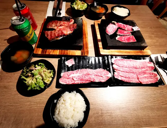 日本A5和牛肉眼蓋200g $278 & 澳洲M6和牛小排200g $218