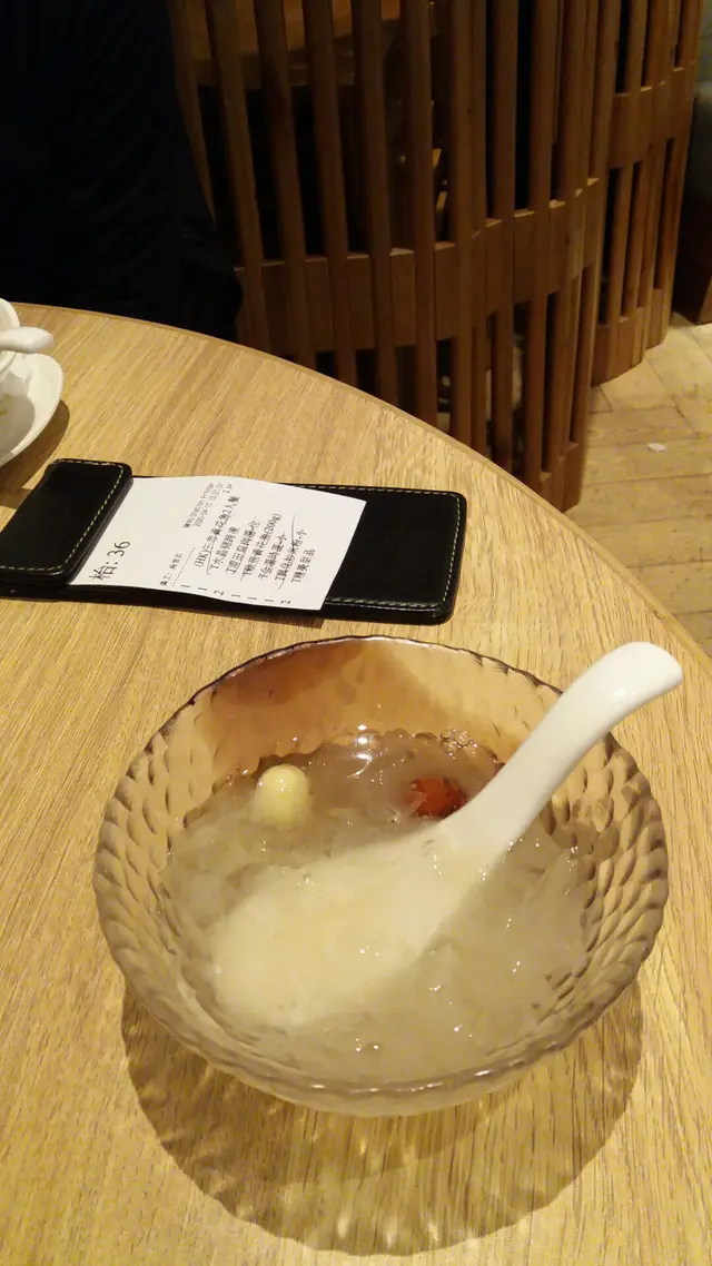 雪耳蓮子紅棗糖水