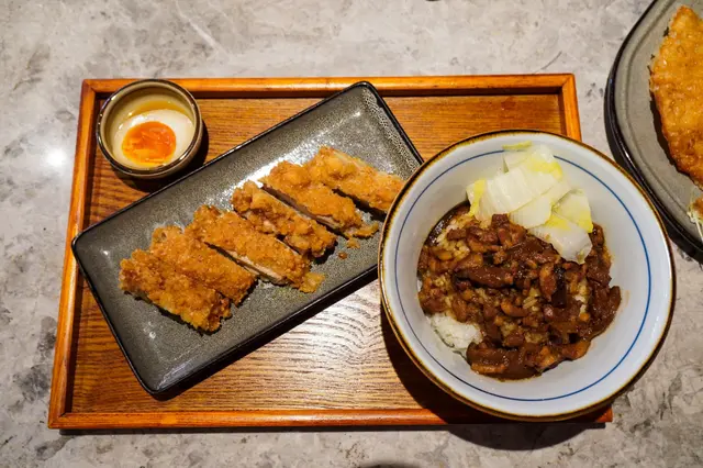 鹽酥雞排滷肉飯