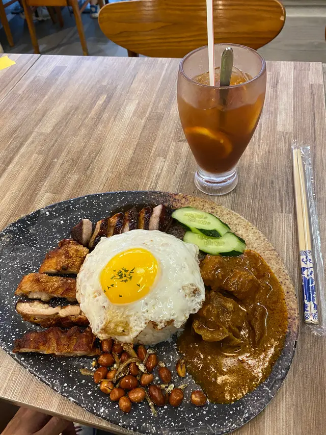 The  chicken  is  super  crispy  and  not  oily  at  all, beef is  nice  and  tender.  