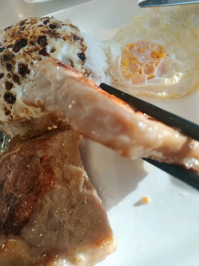 豬扒煎雙蛋飯