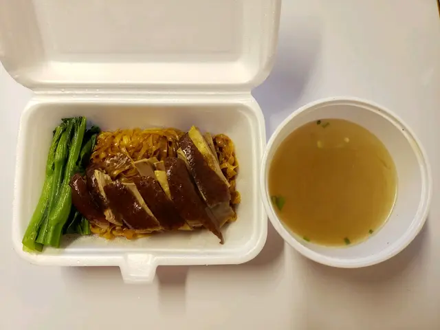 加 $10 轉鵝油撈麵 ; $10 轉鵝胸