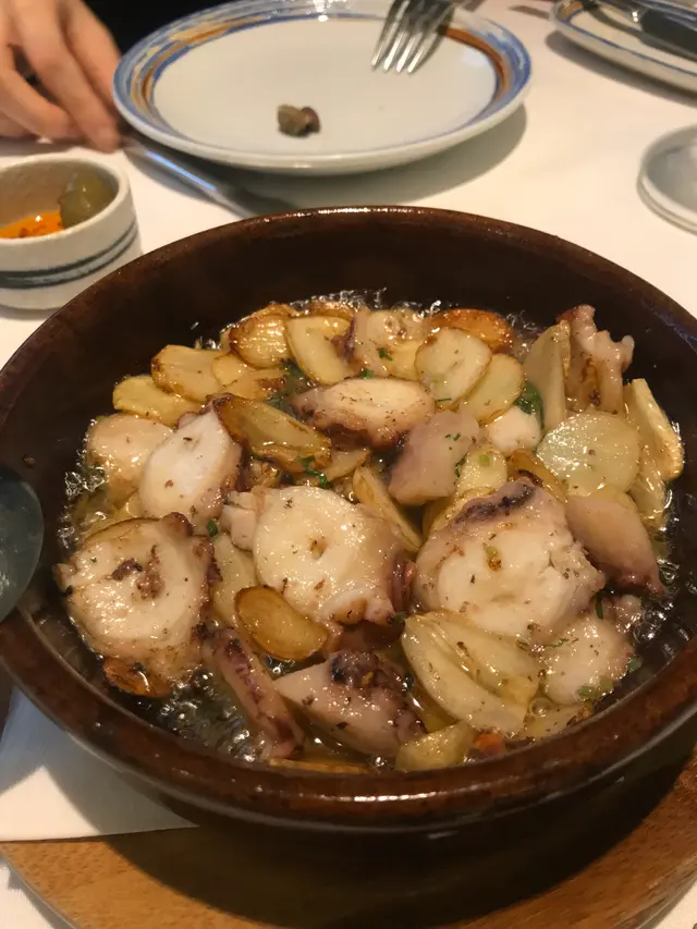 Garlic  octopus